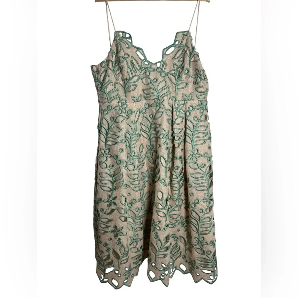Topshop Green and Cream Lace Midi Dress - Size 12 - Picture 3 of 9